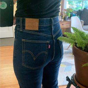 Like-New Ribcage Levi’s Sz 30 - $50!!! Retails for $120+ 😳